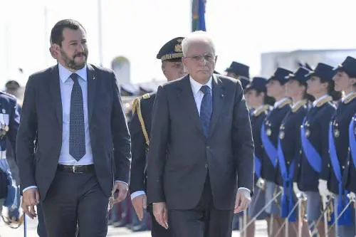 Salvini tira dritto e avverte il Quirinale: "Lo ascolto ma il Parlamento è sovrano"