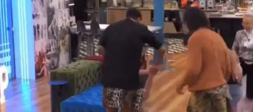 Caos al Gf Vip, i concorrenti rischiano l'espulsione per una bestemmia