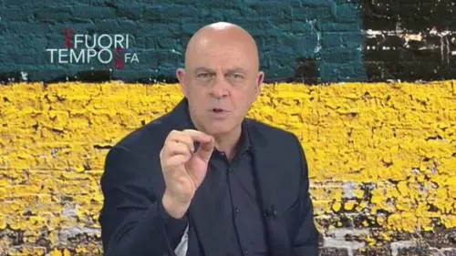 Crozza scherza con Fabio Fazio: "Se sono triste penso che potevo essere te…"