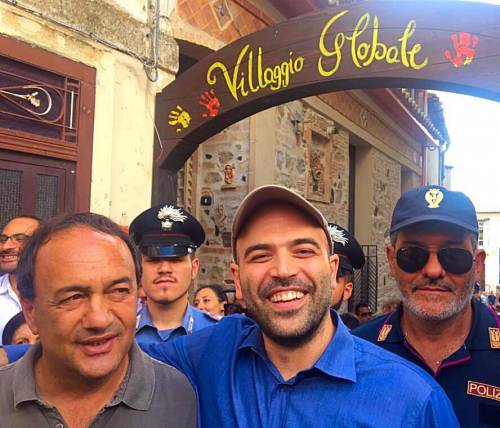 Riace, Saviano incolpa il governo: "L'arresto? Passo verso Stato autoritario"