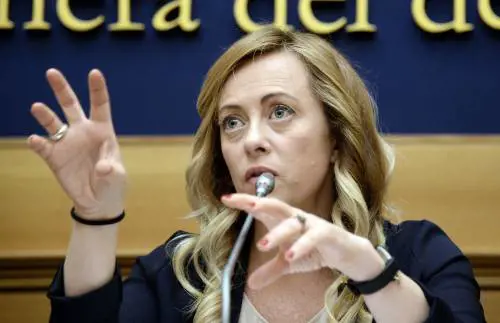 Meloni sogna il polo sovranista ma graffia la Lega