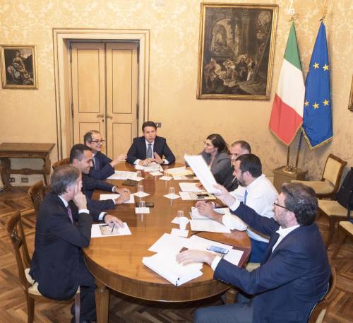 Salvini adesso accelera: "Il nome per Affari Ue" E tira aria di rimpasto