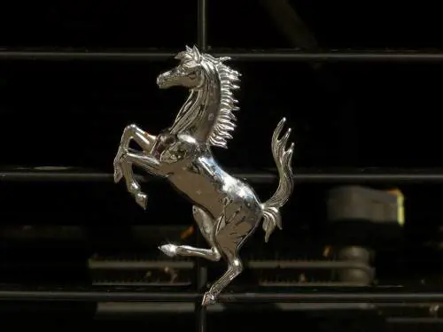 Parolacce in casa Ferrari. E intanto Hamilton se la ride 