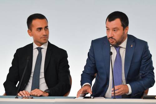 Alta tensione Salvini-Di Maio: "Rivediamo contratto", "Non ora"