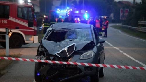 Auto in contromano sulla statale. È strage: sei morti sul colpo