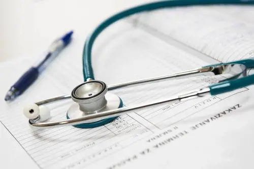 Sanità a rotoli, ma i dirigenti vengono premiati 