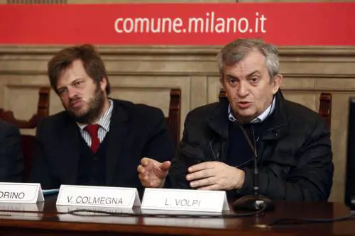 Il cittadino dell'anno per l'Ue? Il prete pro migranti (e critico con Salvini)