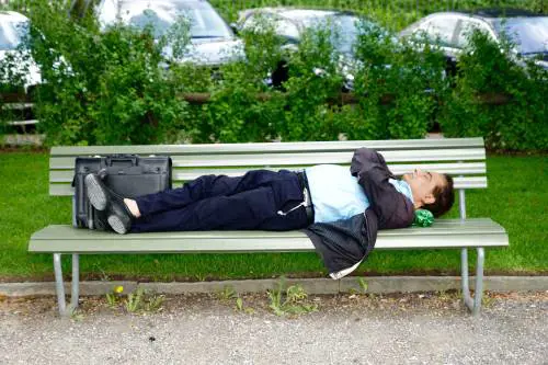 Dormire poco riduce il testosterone
