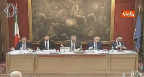 Governo degli imbavagliati con portavoce "taglia-voce"