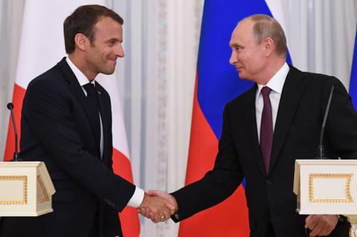 Putin mette nel mirino Parigi. E Macron ha paura degli S-300