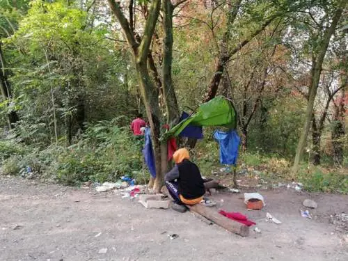 Forza Italia: esercitazioni militari nel boschetto della droga