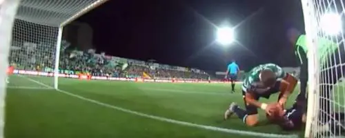 Portogallo, gesto eroico di Coates: salva la vita al suo portiere