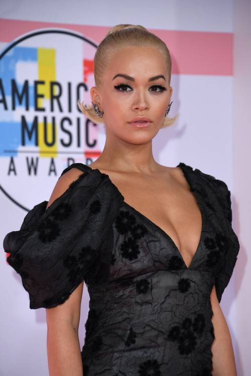 American Music Awards: i look più sexy