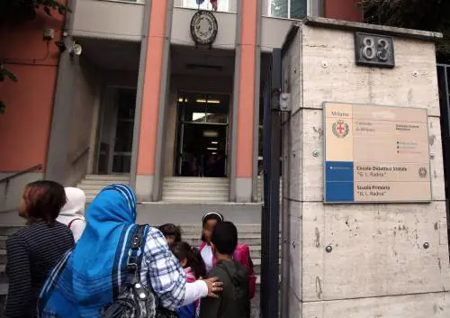 Bambini in fuga dalle scuole ghetto