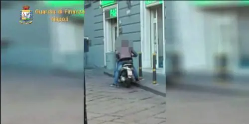 Cieco per l'Inps, andava in giro motorino