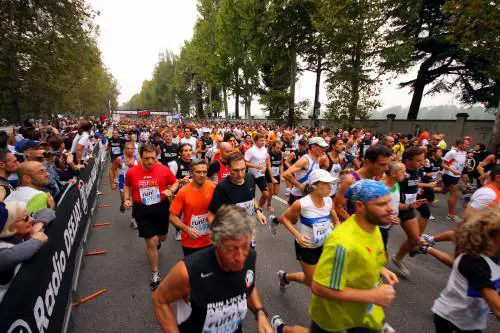 La DeejayTen fa il pieno. Dal Duomo all'Arena via alla carica dei 40mila