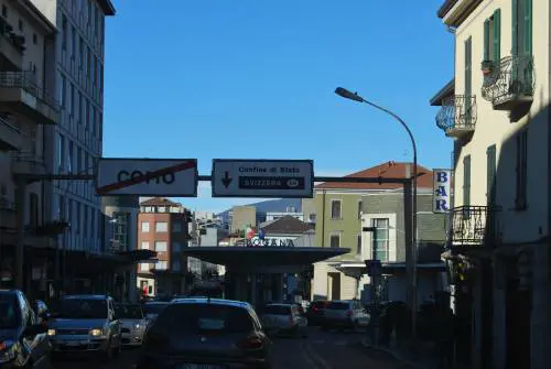Canton Ticino, stranieri più dei lavoratori locali. Lega: "Prima i nostri"