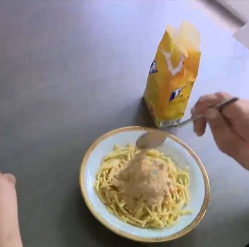 Pasta, burro e... zucchero: la ricetta belga che fa inorridire