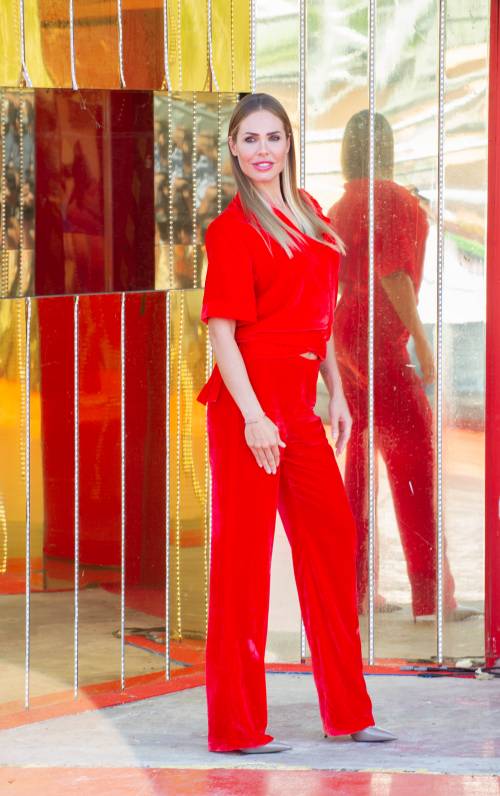 Ilary Blasi si confessa a Verissimo: "Porto la parrucca"