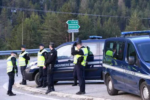 La magistratura archivia le inchieste contro la polizia francese