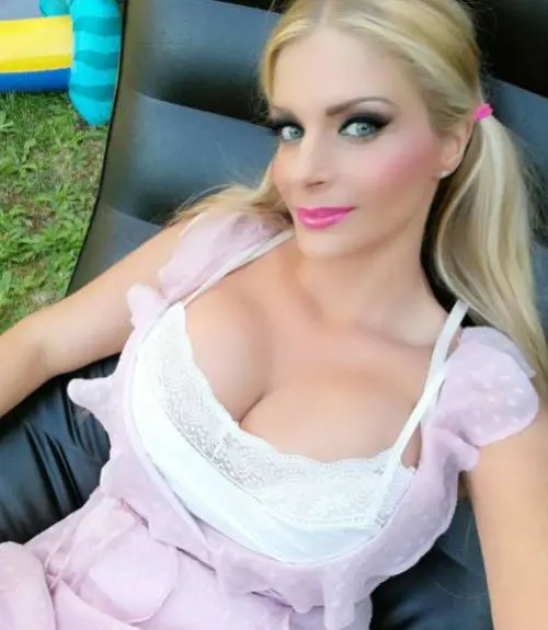 La rivelazione di Francesca Cipriani: "Non faccio sesso da 16 mesi e non per mia scelta..."