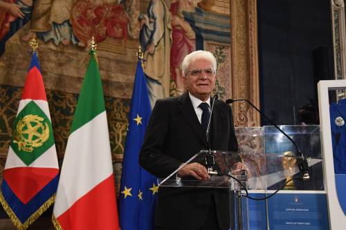 Il monito di Mattarella: "Le tensioni pesano sulla fiducia"