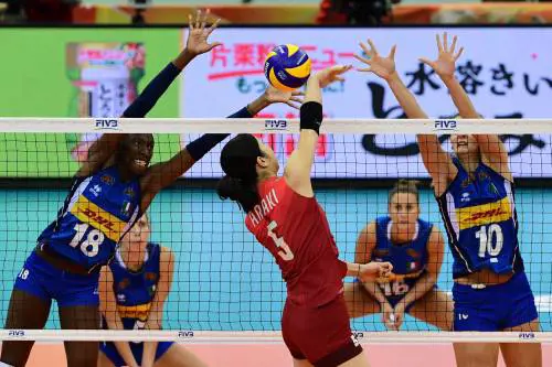 L'Italia trema, ma va in semifinale