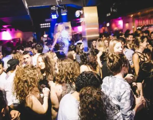 "Qui la festa è finita e per ora è un addio". Chiude la discoteca in ballo da 91 anni