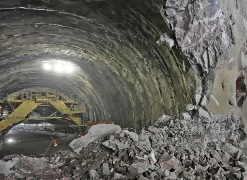 5 Stelle bloccano il Terzo Valico. Gli operai: "Vogliamo il lavoro, non il reddito di cittadinanza"