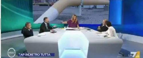 Bitonci contro la Comi: "Fai un programma di cucina". Ira di Fi: "Ora si scusi"
