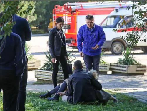 La strage all'università. La bomba e le fucilate: studente fa 18 vittime