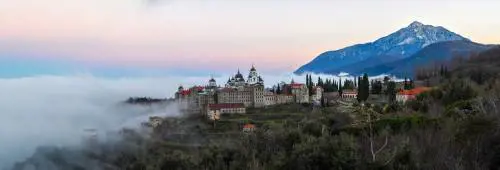 La guerra per il Monte Athos: "Vietato ai pellegrini russi"