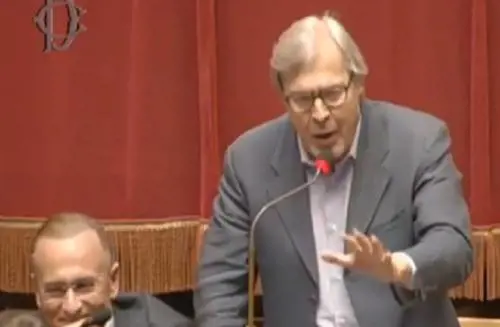L'affondo di Sgarbi: "Meno studi, più hai chance di essere ministro"