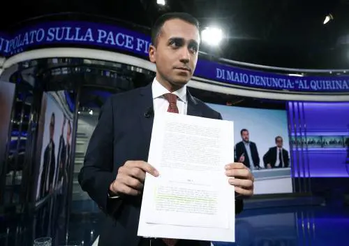 Il giallo del tesserino di Di Maio 