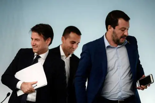 "Devono sciacquarsi la bocca". Ira di Salvini sui Cinque Stelle