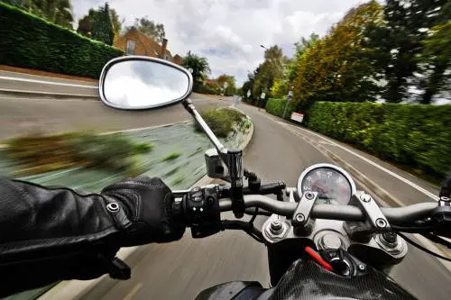 Moto, cambia l'esame per la patente A: ecco le nuove prove