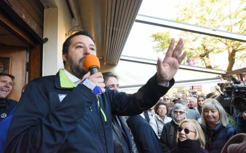Salvini: "Moody's ci ha declassato? Si sbaglia: l'Italia è solida"