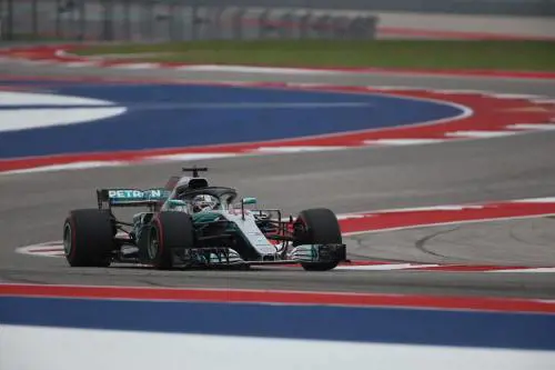 Formula Uno, Hamilton in pole ad Austin: Vettel secondo ma partirà quinto