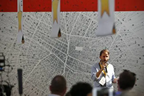 Alla scuola politica del M5s il guru insegna ad usare l'energia emozionale
