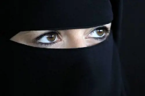Algeria, vietato velo islamico alle impiegate degli uffici pubblici