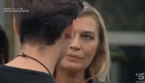 Gf Vip, il fidanzato di Lory Del Santo entra nella Casa. E Giulia si lascia andare ad apprezzamenti