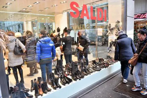 Saldi invernali, si parte il 4 gennaio. Ma ci sono eccezioni