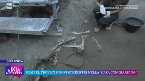 Pompei, scoperti scheletri di sei persone nella casa dov'è stata trovata l'iscrizione