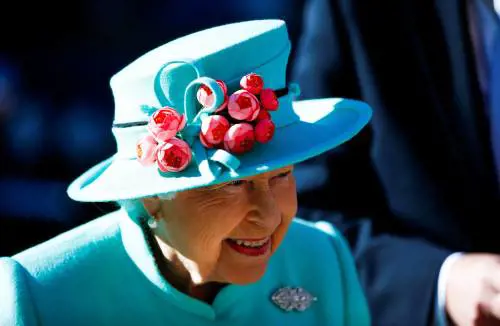Lutto per la regina Elisabetta: è morto Whisper