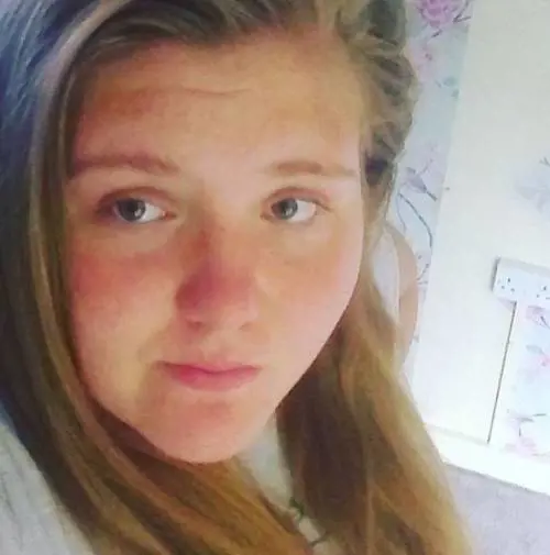 Gb, 18enne condannata per pedofilia: sul pc centinaia di foto pedopornografiche