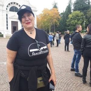 T-shirt "Auschwitzland", Leu presenta interrogazione a Salvini