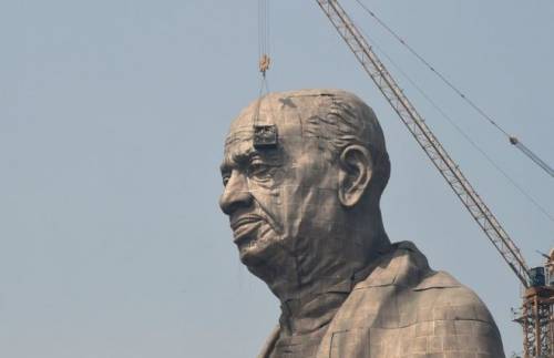 Polemiche in India per la ​statua da 430 milioni di dollari