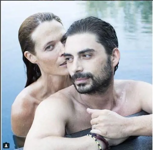 Jane Alexander difende la storia d'amore con Gianmarco Amicarelli