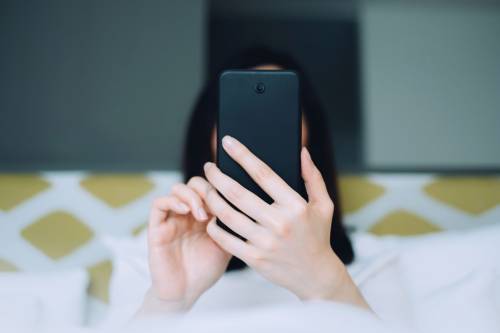 Come gli smartphone possono rovinare le nostre mani