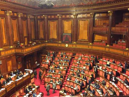 Decreto sicurezza, seduta sospesa. Forse domani voto di fiducia